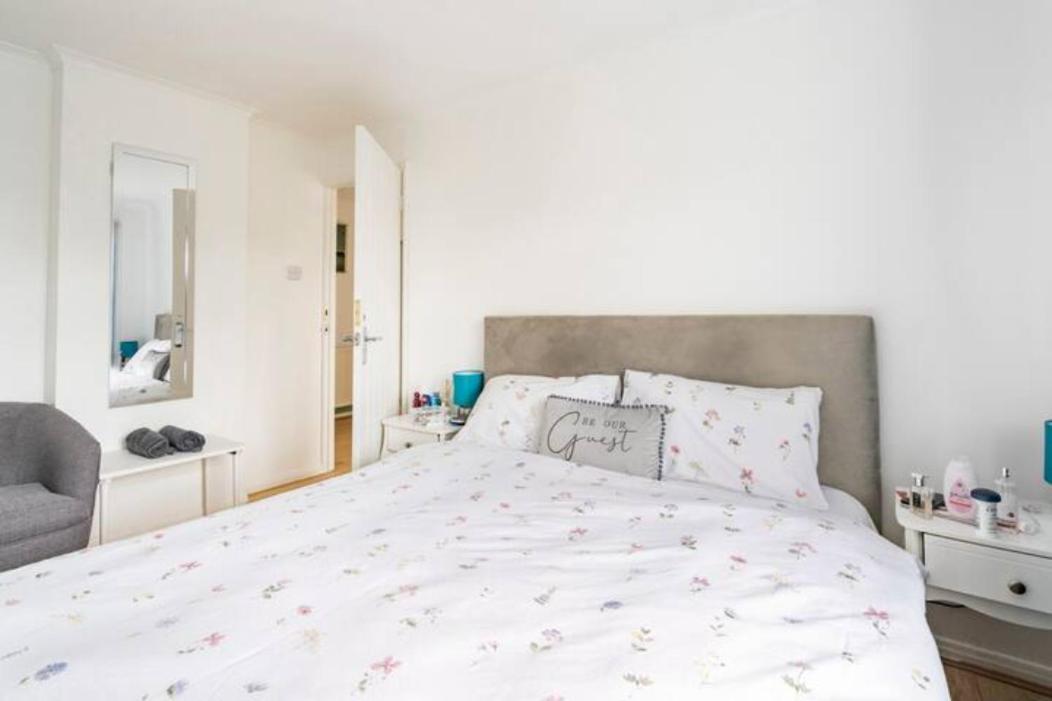 Luton Airport House In Quiet And A Very Pleasant Area, Near London Luton Airport Luton (Bedfordshire) Exteriör bild