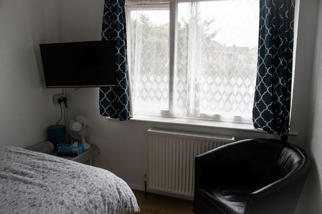 Luton Airport House In Quiet And A Very Pleasant Area, Near London Luton Airport Luton (Bedfordshire) Rum bild