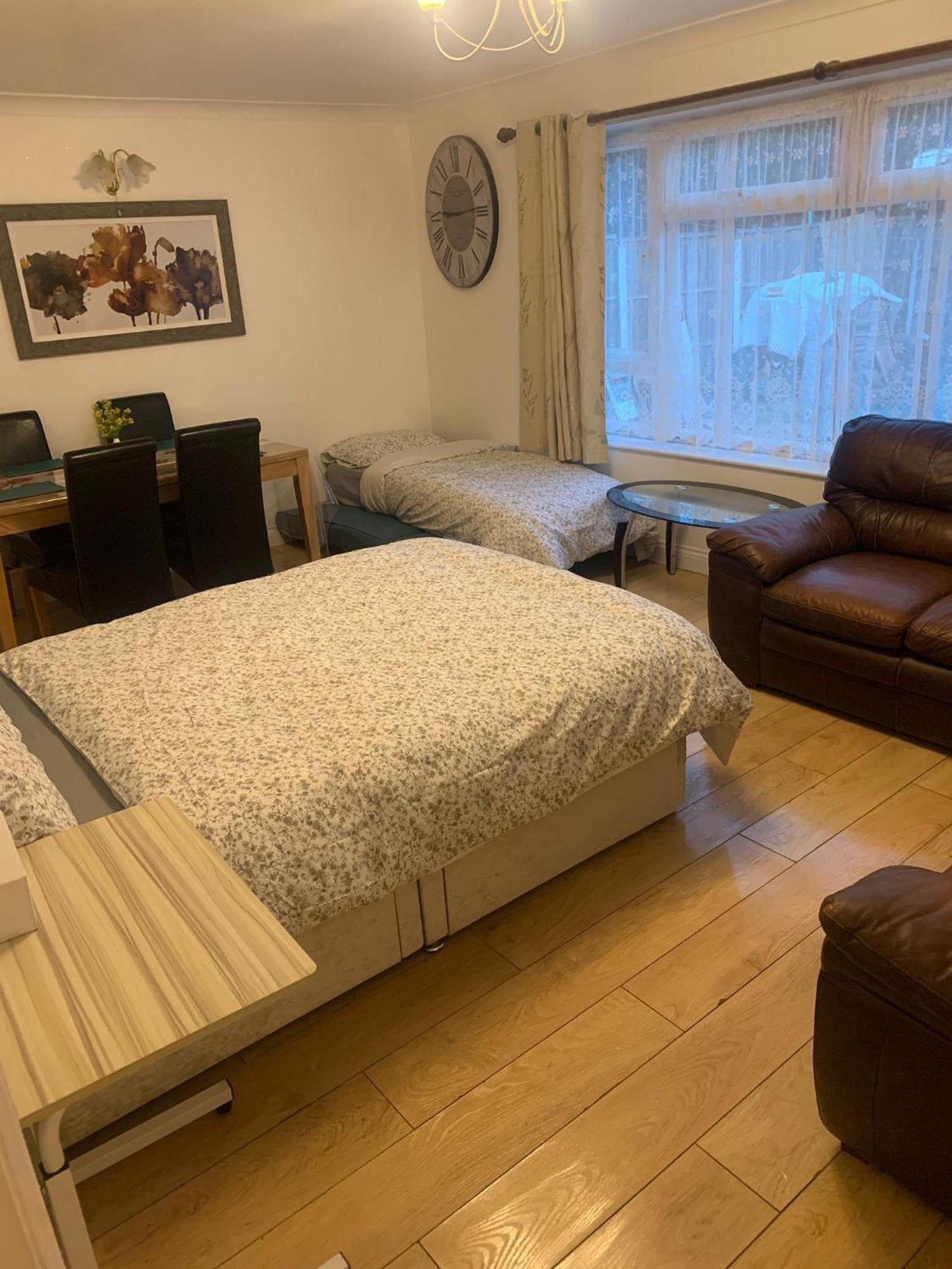 Luton Airport House In Quiet And A Very Pleasant Area, Near London Luton Airport Luton (Bedfordshire) Rum bild